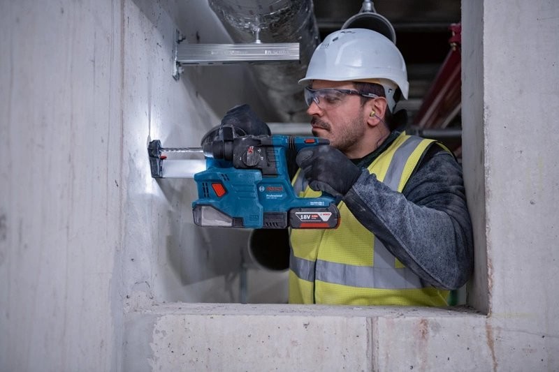 Bosch Akku-Bohrhammer GBH 18V-22 Professional solo, 18 Volt (blau/schwarz, ohne Akku und Ladegerät)